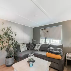 Bild von Heerlijk Houten Chalet in het Twentse met tuin - Belvilla by Oyo