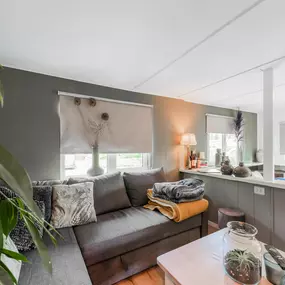 Bild von Heerlijk Houten Chalet in het Twentse met tuin - Belvilla by Oyo