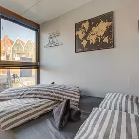 Bild von Woonboot in jachthaven van Volendam - Belvilla by Oyo