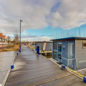 Bild von Woonboot in jachthaven van Volendam - Belvilla by Oyo