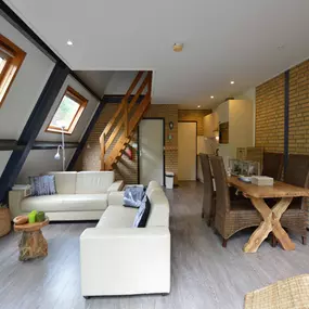 Bild von Leuk vakantiehuis in de natuur op rustig en klein park - Belvilla by Oyo