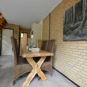 Bild von Leuk vakantiehuis in de natuur op rustig en klein park - Belvilla by Oyo