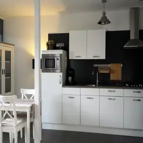 Bild von Appartement aan zee met parkeerplaats - Belvilla by Oyo