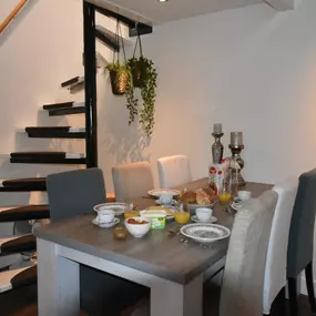 Bild von Modern en compleet gerenoveerd appartement op loopafstand van het strand - Belvilla by Oyo