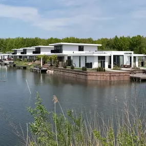 Bild von Heerlijke villa in Harderhaven met een terras - Belvilla by Oyo