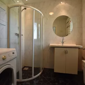 Bild von Vrijstaande bungalow met bubbelbad, zonnige serre - Belvilla by Oyo