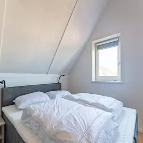 Bild von Mooi vakantiehuis in Scherpenisse met charmant terras - Belvilla by Oyo