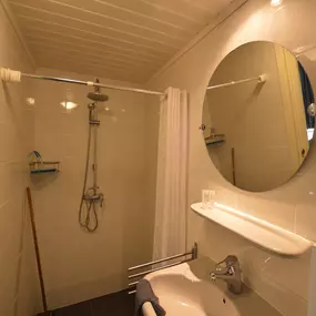 Bild von vrijstaand huisje met sauna, grote tuin - Belvilla by Oyo