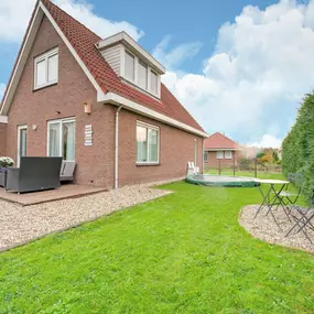 Bild von Aangenaam vakantiehuis in Zeewolde met gedeeld zwembad - Belvilla by Oyo