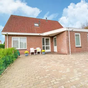 Bild von Aangenaam vakantiehuis in Zeewolde met gedeeld zwembad - Belvilla by Oyo