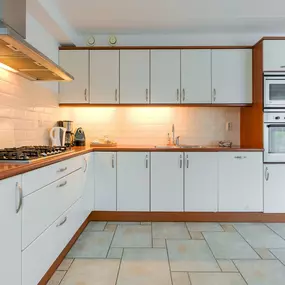 Bild von Aangenaam vakantiehuis in Zeewolde met gedeeld zwembad - Belvilla by Oyo