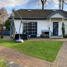 Bild von Gezellige boshut met een barrelsauna - Belvilla by Oyo