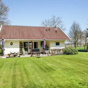 Bild von Huis met grote tuin, speeltuin en terras - Belvilla by Oyo