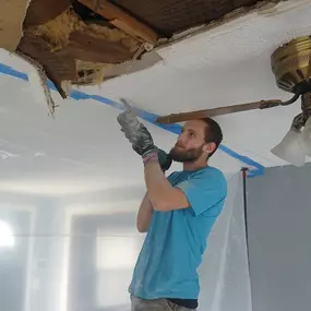 Water damage can cause severe damage in a short amount of time. Do not delay calling. At RestoWorks, we understand the urgency of the situation and provide a prompt response to minimize further damage. Our team of experts is dedicated to restoring your property to its pre-damage condition.