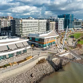 Visit the revitalized Vancouver Waterfront for shopping and dining or stroll the iconic Grans Street Pier