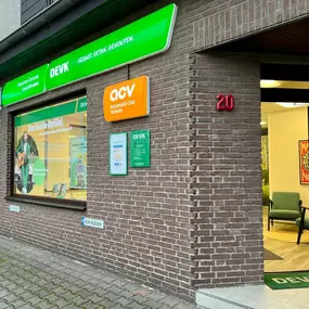 Büroeingang - Willkommen in der DEVK Versicherungsagentur Susanne Gerards in Pulheim