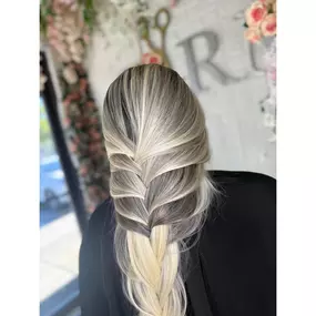 Darma Hair Salon te ofrece un rubio perfecto y cabello saludable