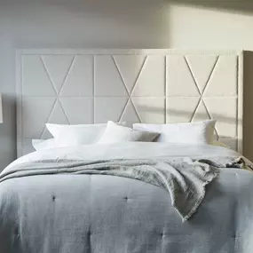 Nestled in the heart of Jackson Hole, Linen Alley & Jackson Hole Luxury Mattress is your ultimate destination for opulent sleep experiences. Since 2005, we've meticulously curated a haven of luxurious mattresses, exquisite bed and bath goods, and linens adorned with elegance. Immerse yourself in our superior brands like Hästens, ViSpring, Tempur-Pedic, and Sferra, or elevate your home's decor with Peacock Alley, Yves Delorme, Frette, Matouk, and Home Treasures. Prepare to awaken to a realm of su
