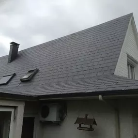 Bild von S.Francky Couverture: Couvreur, Rénovation toiture, Démoussage, Seine-Maritime