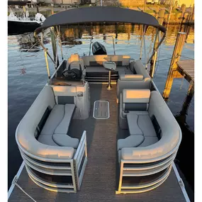 The Bennington 22 LSB is a luxury sport back pontoon that blends comfort, performance, and style. With its rear-facing loungers, open deck layout, and premium features, this 22-foot pontoon is built for relaxing cruises, sandbar lounging, and unforgettable days on the water.