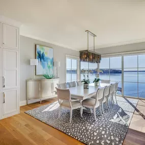 white dining room_Augusta Homes
