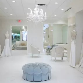La Belle Mariee Bridal
14 Summit Square Shopping Center
Langhorne, PA 19047
(215) 860-6400