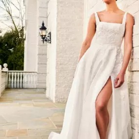 La Belle Mariee Bridal
14 Summit Square Shopping Center
Langhorne, PA 19047
(215) 860-6400