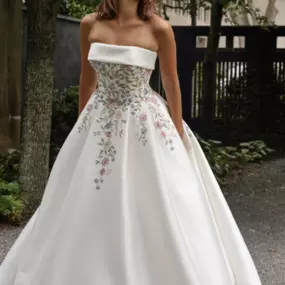 La Belle Mariee Bridal
14 Summit Square Shopping Center
Langhorne, PA 19047
(215) 860-6400