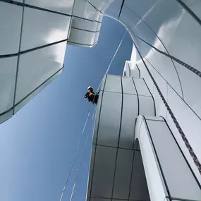 Fassadenbau - Grand Tower Frankfurt | Meister im Seil GmbH - Industriekletterer Hamburg
