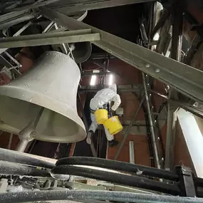 Spezialreinigung - Epiphanienkirche | Meister im Seil GmbH - Industriekletterer Hamburg