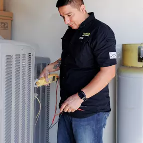 5 Star HVAC Technician Working