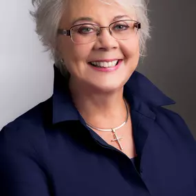 Bild von Dee McNeely, Broker Salesperson, Dickson Realty LIC#BS. 13130