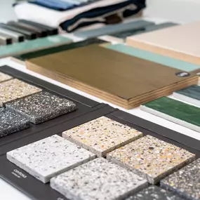 Materialauswahl für Innenausbau bei Projekt Kraft