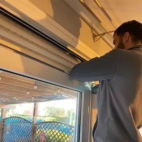 2_SERVICIO-DE-REPARACION-PERSIANA.jpg
