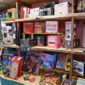 Such a nice layout for a Gift Shop!