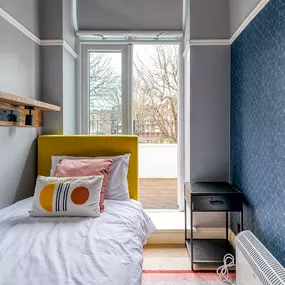 Bild von Bob W London Earl's Court Warwick Road