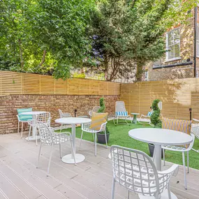 Bild von Bob W London Earl's Court Warwick Road