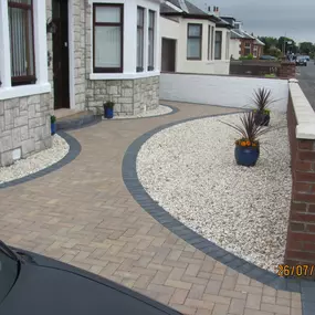 Bild von Driveway & Landscape Design