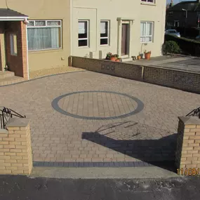Bild von Driveway & Landscape Design