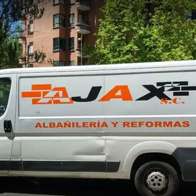 Ajax-reformas-vitoria-gasteiz-furgoneta.jpg