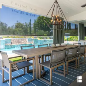 Stay cool and stylish year-round! ????️???? Solar shades are a smart choice for UV protection, energy efficiency, and keeping your home feeling bright - not blinding.