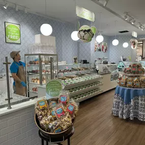 Interior -- A display of confectionery goods from Kilwins - Richmond - Short Pump