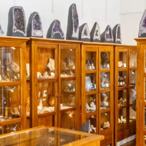 Intérieur de la boutique Cristal Sources