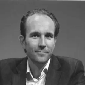 Andreas Ludwig ist seit 2018 OKR Coach und Berater bei Murakamy. Er verfügt über langjährige und vielfältige Managementerfahrung in der Digitalwirtschaft. Aus der Praxis kennt er die Herausforderungen von schnell wachsenden Organisationen aber auch von Unternehmen, die neue Ansätze entwickeln müssen um Stagnation und Disruption zu entgehen. Er hat eine Vielzahl von digitalen Produkten, Geschäftsbereiche und Unternehmen aufgebaut und auch neu positioniert. Unter anderem verantwortete er bei Yahoo
