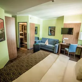 Guest room