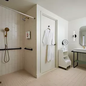 Guest room bath