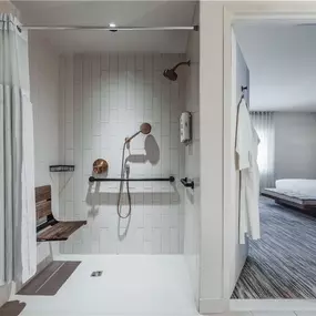 Guest room bath