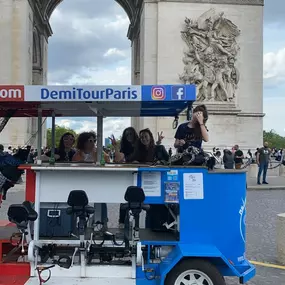 Bild von DEMI TOUR PARIS