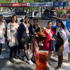 Bild von DEMI TOUR PARIS
