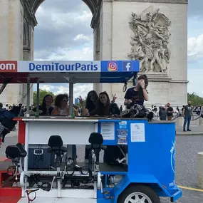 Bild von DEMI TOUR PARIS